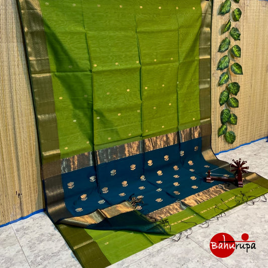 Light and Dark Green Maheshwari with Flower Motifs on Pallu