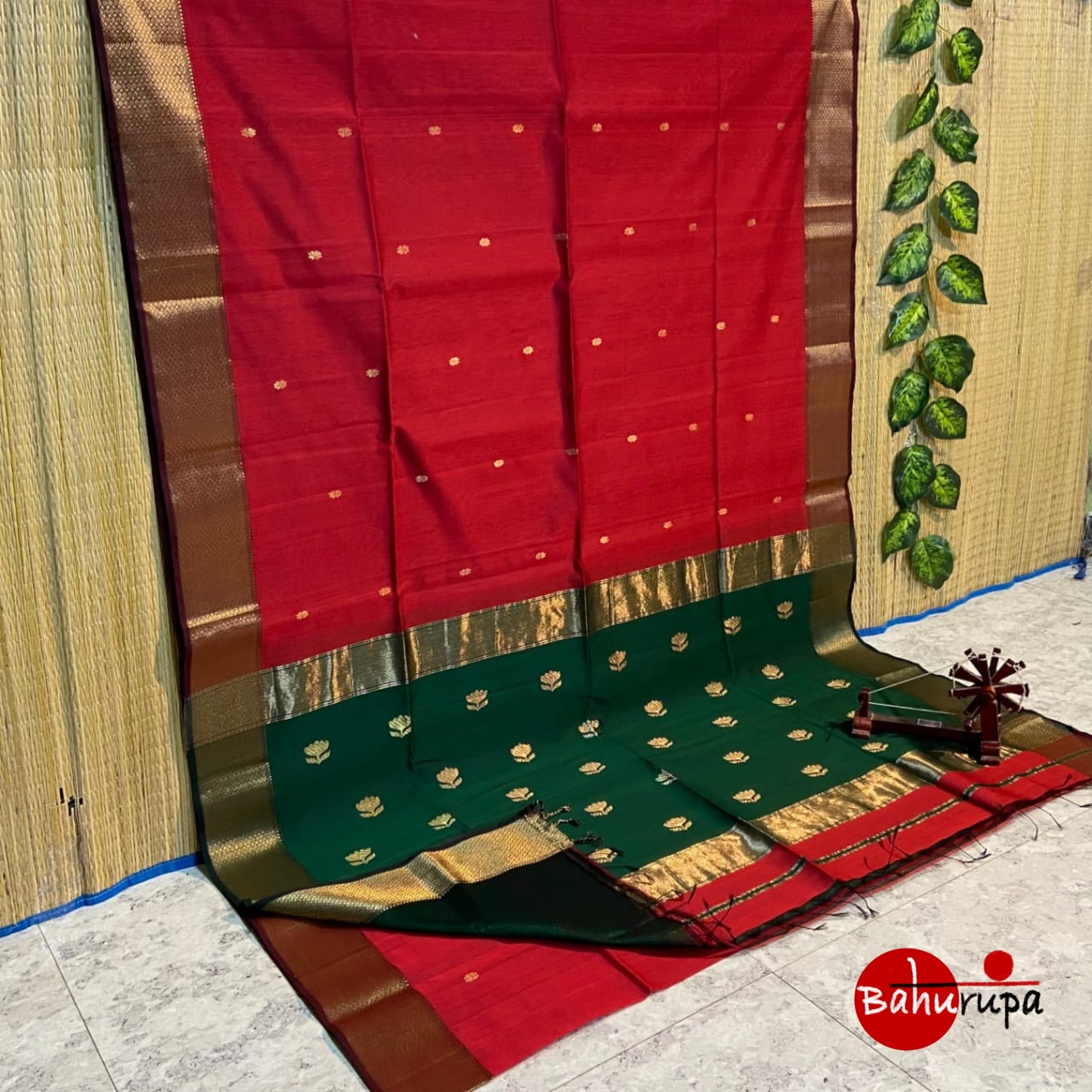 Red and Green Maheshwari with Flower Motifs on Pallu